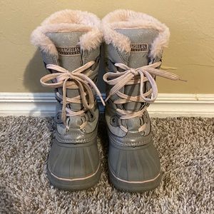 Magellan Outdoors Girls’ Quilted Pac Boots